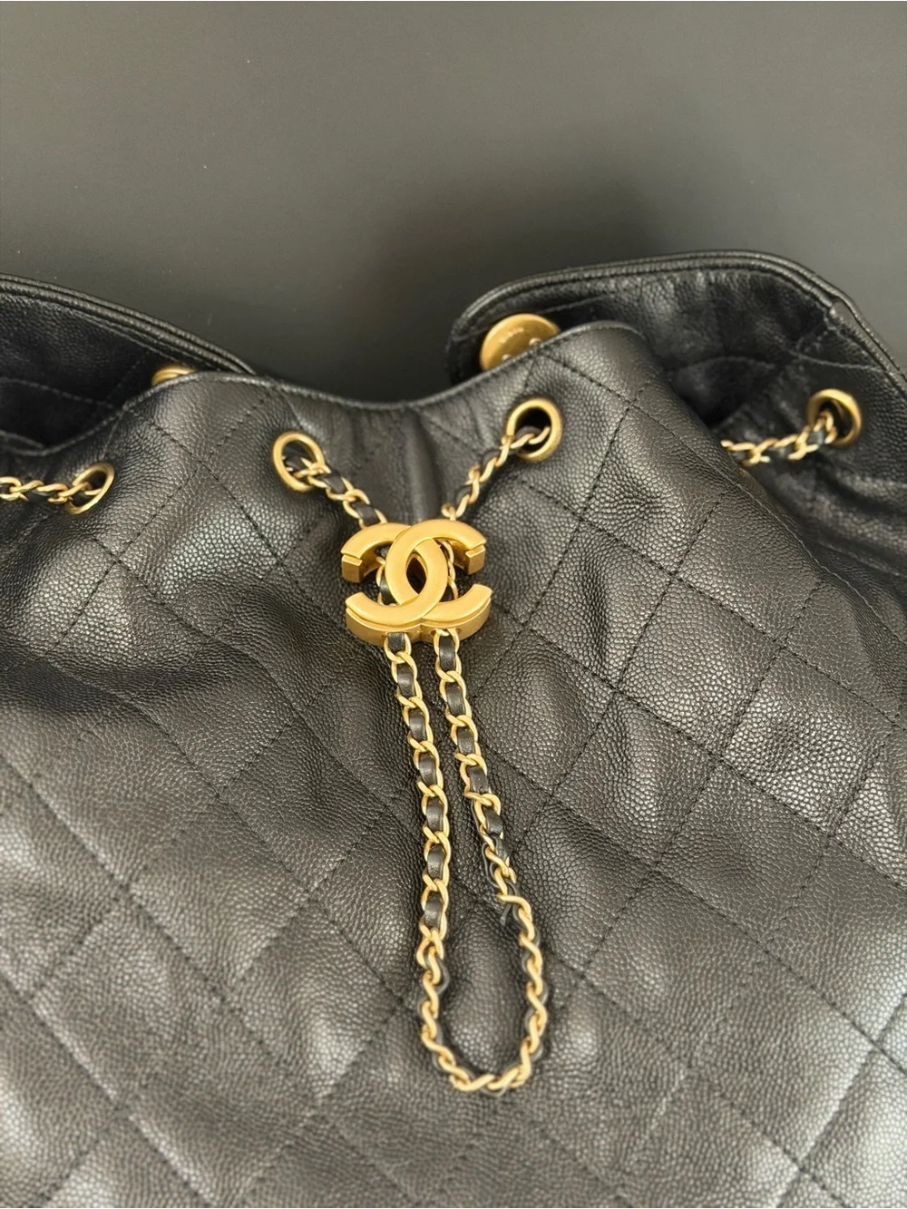CHANEL 25 Medium Black Caviar GHW